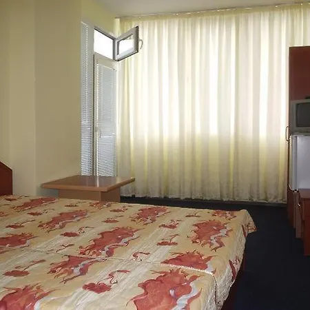Familia Fantastiko Hotel 2*