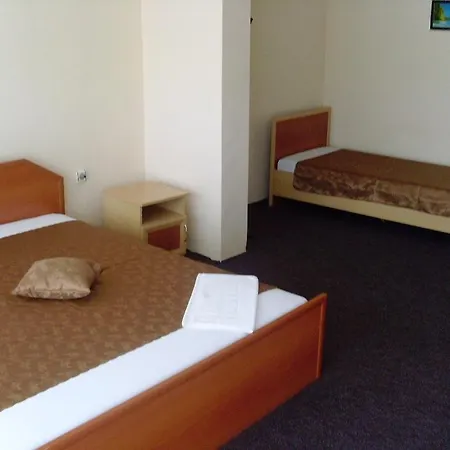 Familia Fantastiko Hotell 2*