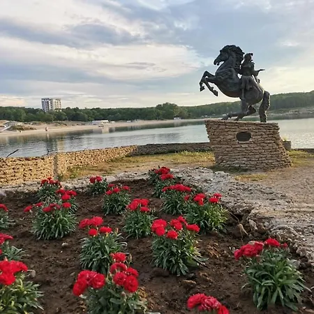 Familia Fantastiko Kiten (Burgas)